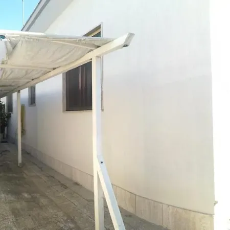 Redlands House - *